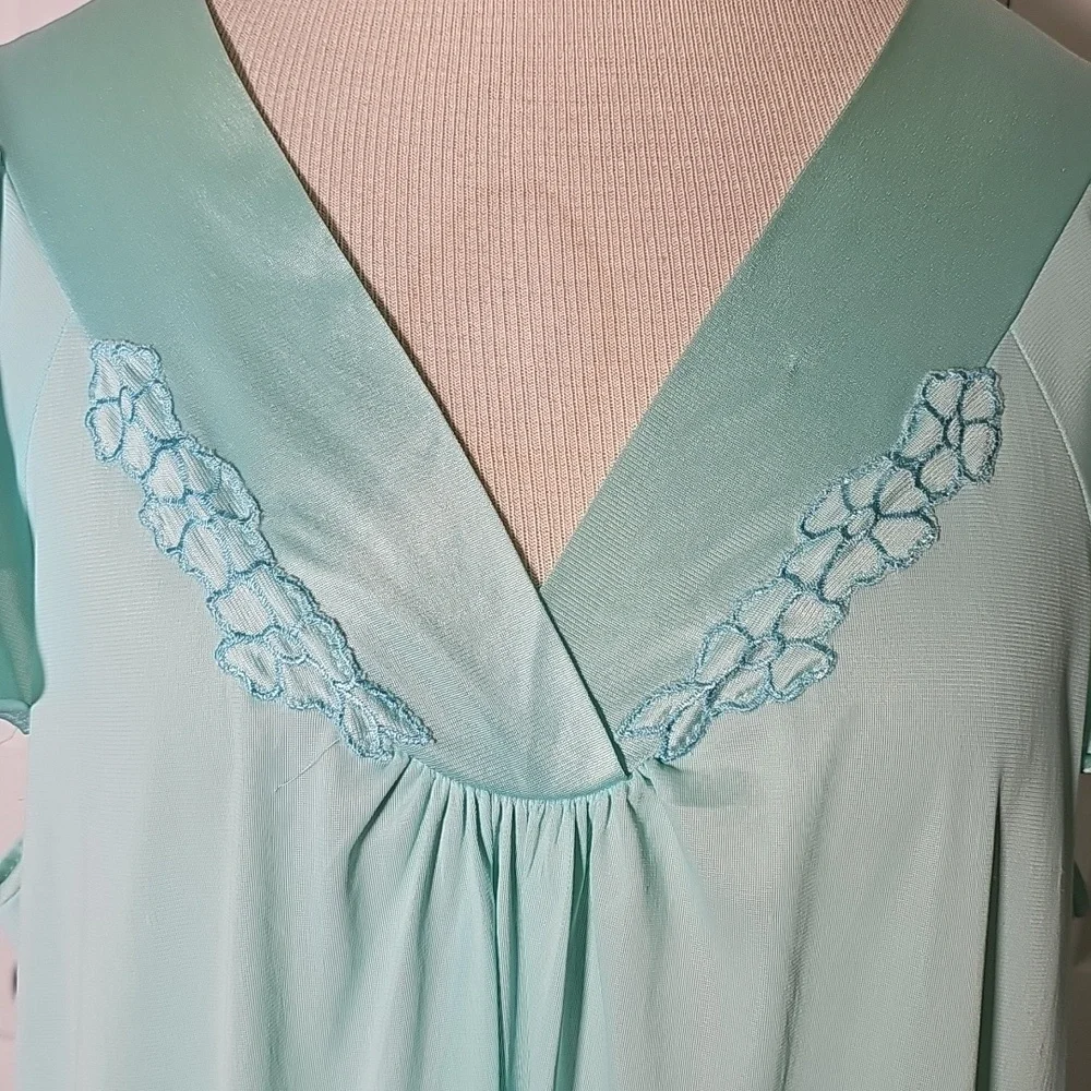Vanity Fair Womens‎ Y2K vintage Night Gown. blueish Green Lg. Lovely